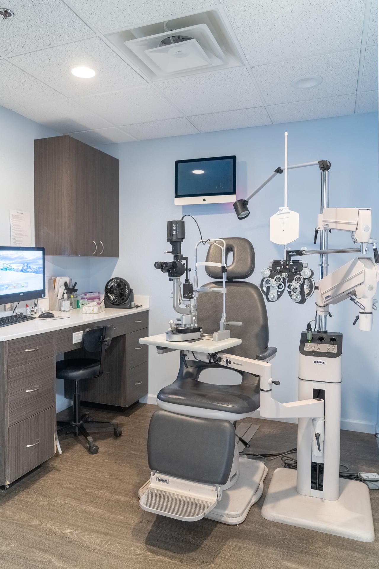 Laser treatment room